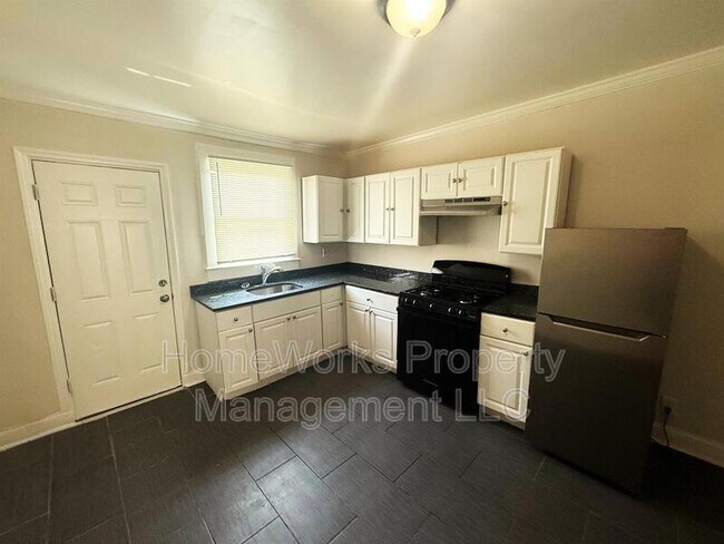 Building Photo - 5 S Conkling St