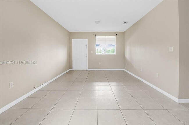 Building Photo - 3920 SW 89th Ct