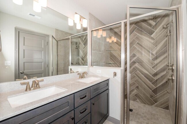 Building Photo - 5614 Bower Ln