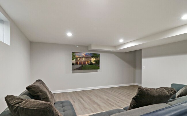 Building Photo - 196 Rosedale Ct
