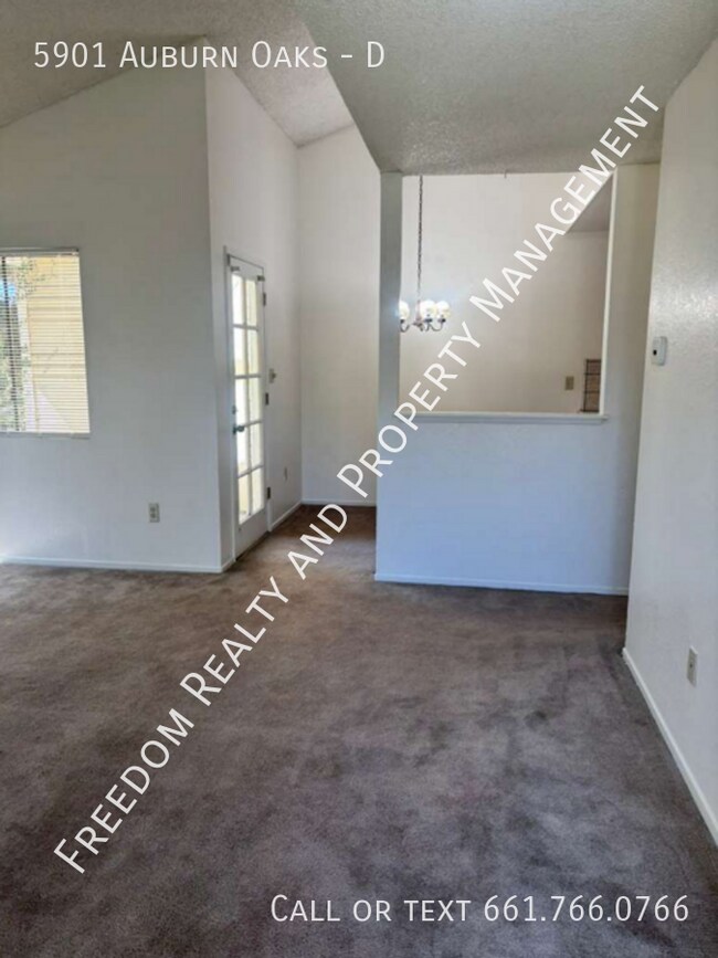 Building Photo - 5901 Auburn Oaks Dr