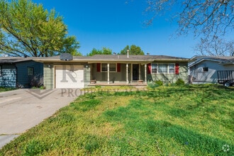 Building Photo - 1440 Community Dr