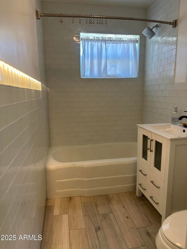 Building Photo - 3112 E Cypress St