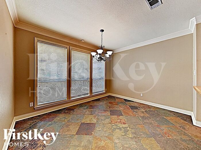 Building Photo - 10163 Trail Ridge Dr