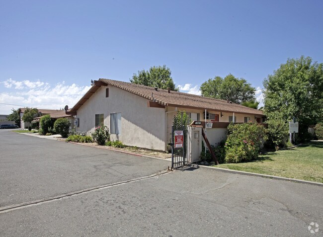 Primary Photo - 2032-2040 Wyda Way