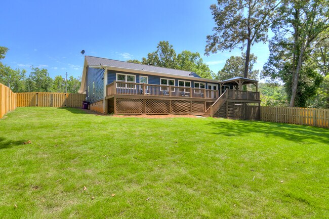 Building Photo - 219 Jasper Rd