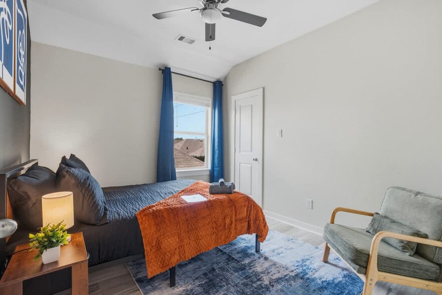 Building Photo - 5038 Azalea Trace Dr