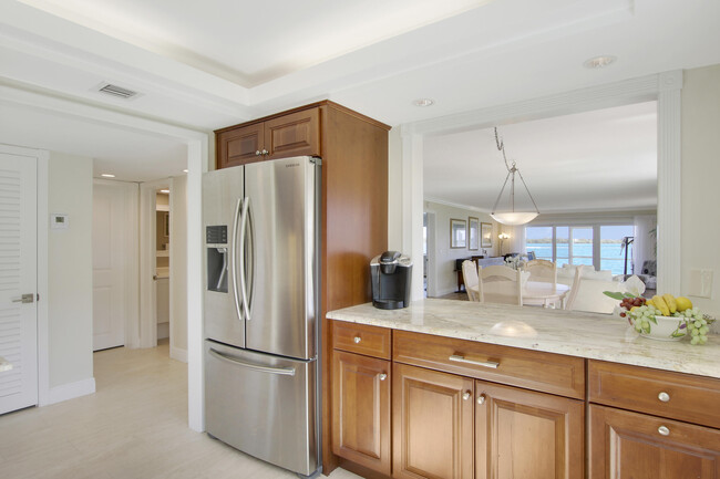 Building Photo - 60 Yacht Club Dr
