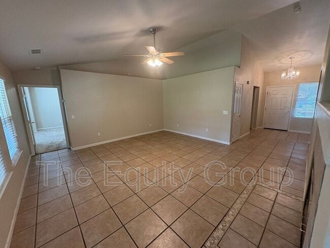 Building Photo - 3645 E Vista Dr
