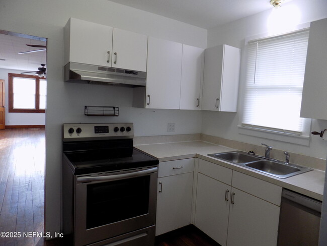 Building Photo - 57 S Fletcher Ave