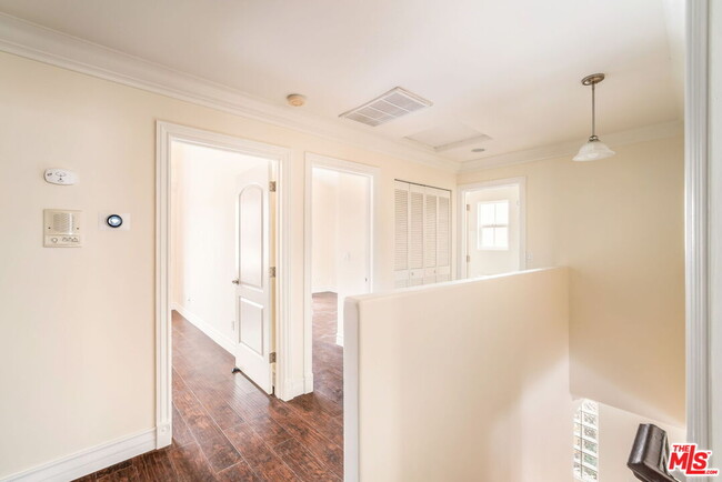 Building Photo - 13743 Cordary Ave