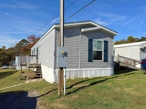 Building Photo - 709 N Power Glide Way