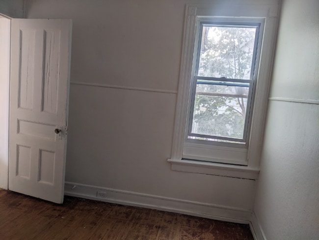 Building Photo - 3 Cherry St