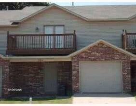 Building Photo - 946 W Peachtree Dr