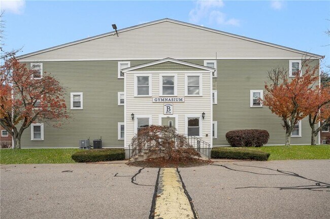 Building Photo - 3524 W Shore Rd