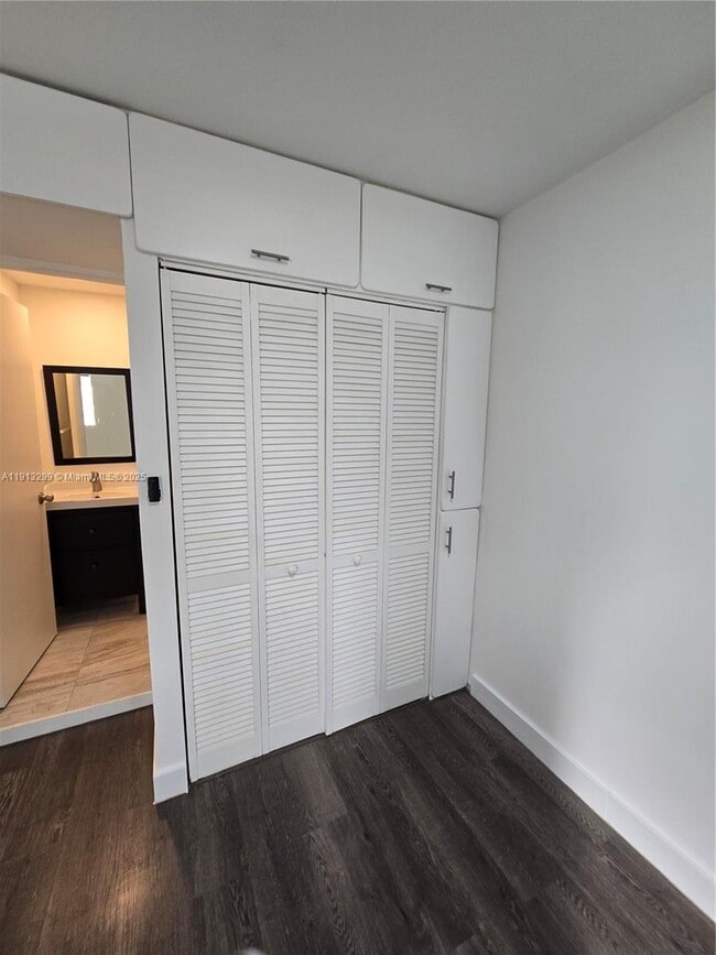 Building Photo - 1629 SW 6th St