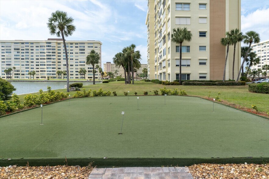 Building Photo - 4550 Cove Cir