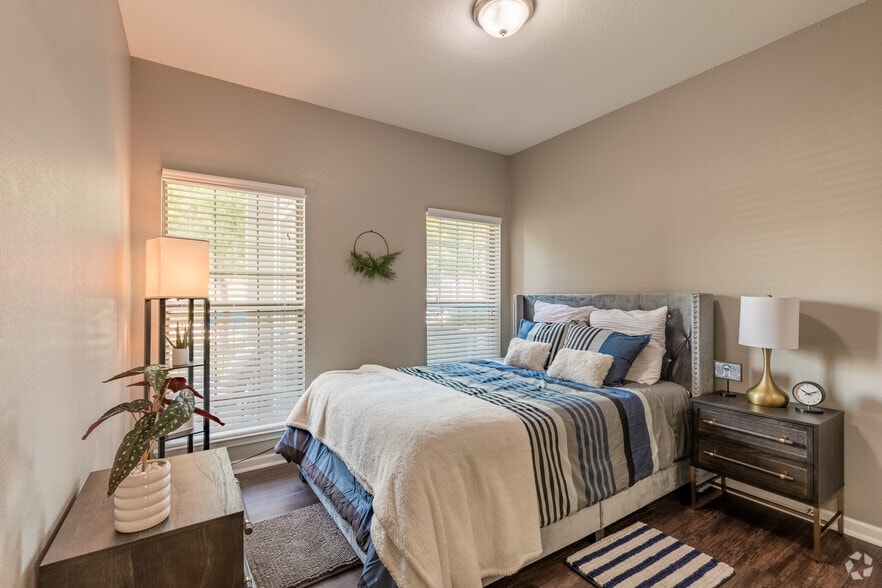 2Ba, 2Ba, 987 Sqft Model - Highland Ridge
