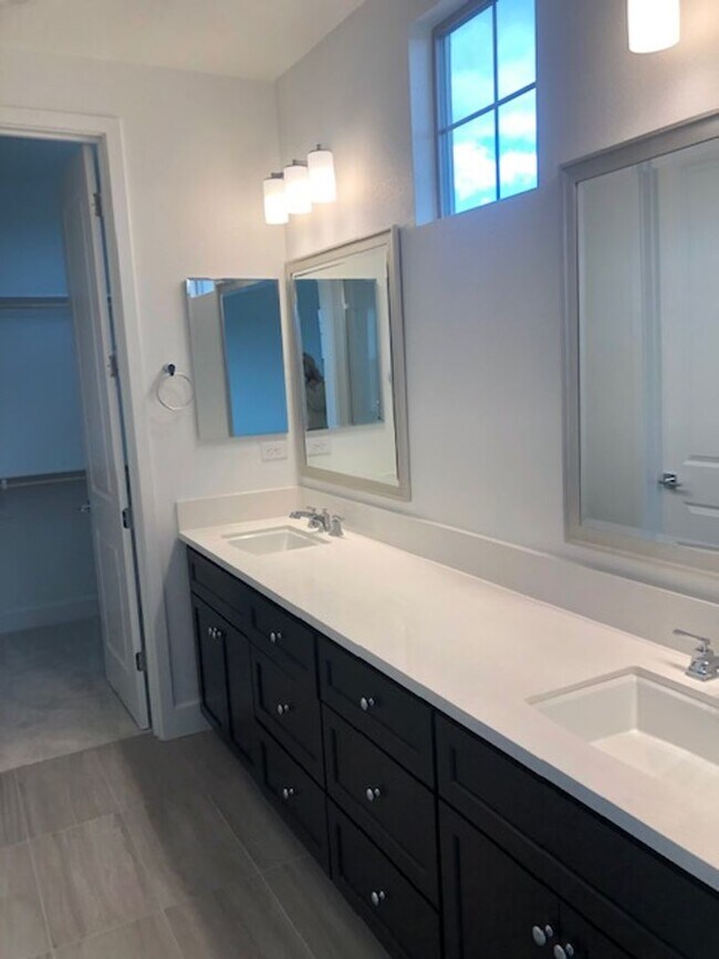 Building Photo - Newer 3 Bedroom 2.5 Bath in Mountain House