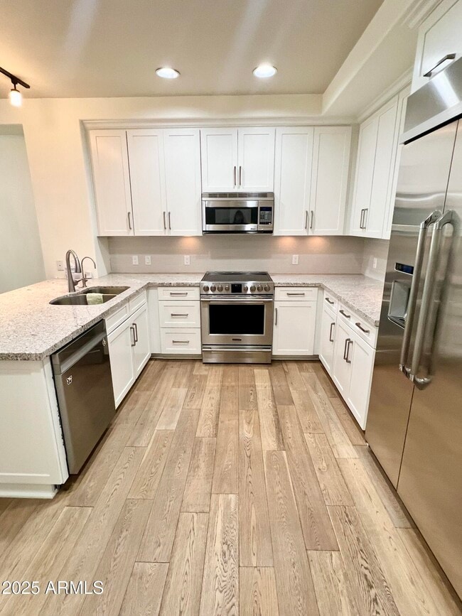 Building Photo - 4803 N Woodmere Fairway