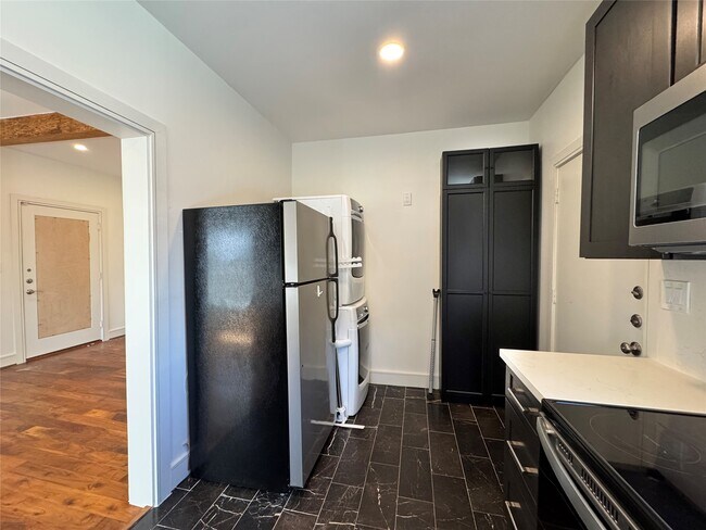 Building Photo - 1509 Holman St