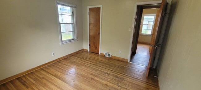 Building Photo - Single Family Home