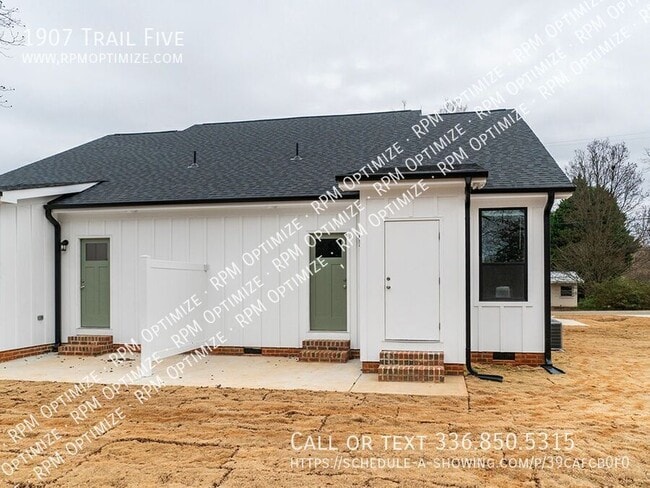 Building Photo - 1907 Trail Five