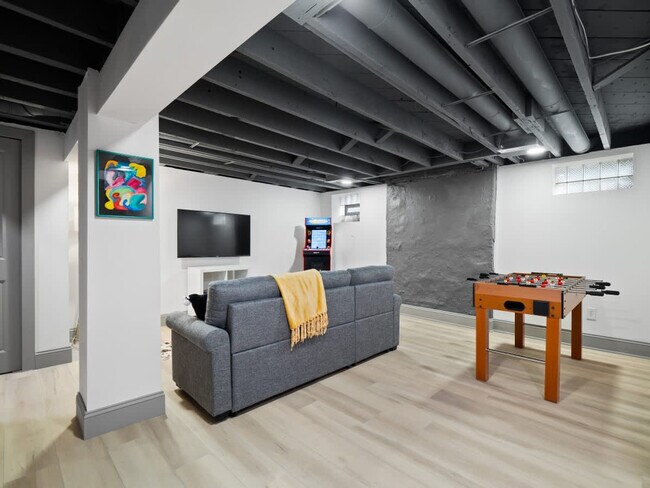 Building Photo - 432 N Firestone Blvd