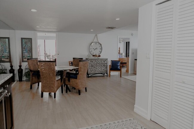 Building Photo - 4200 N Ocean Dr