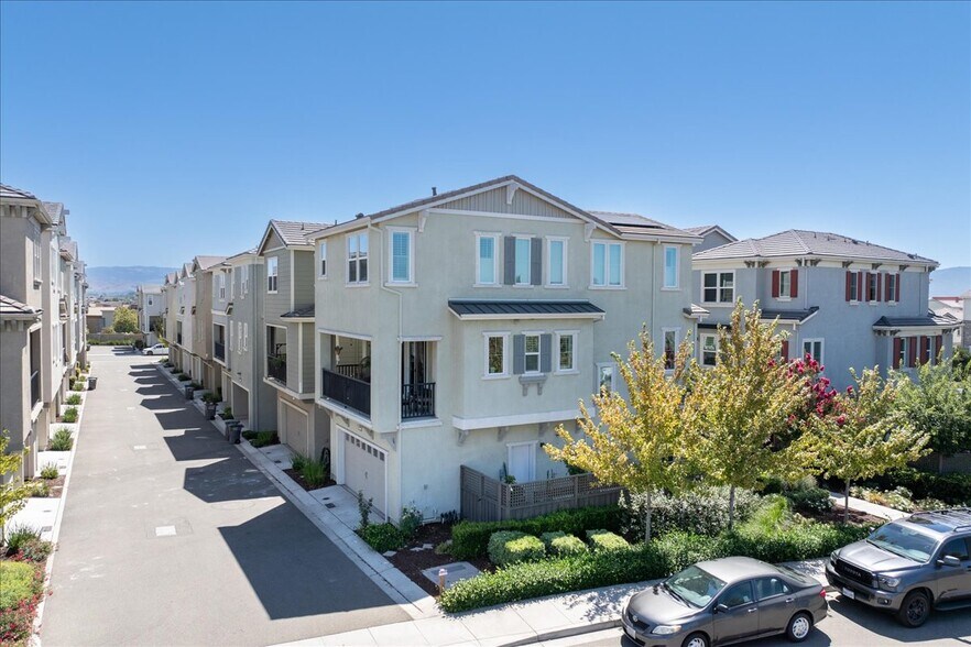 Building Photo - 2821 Stringham Way