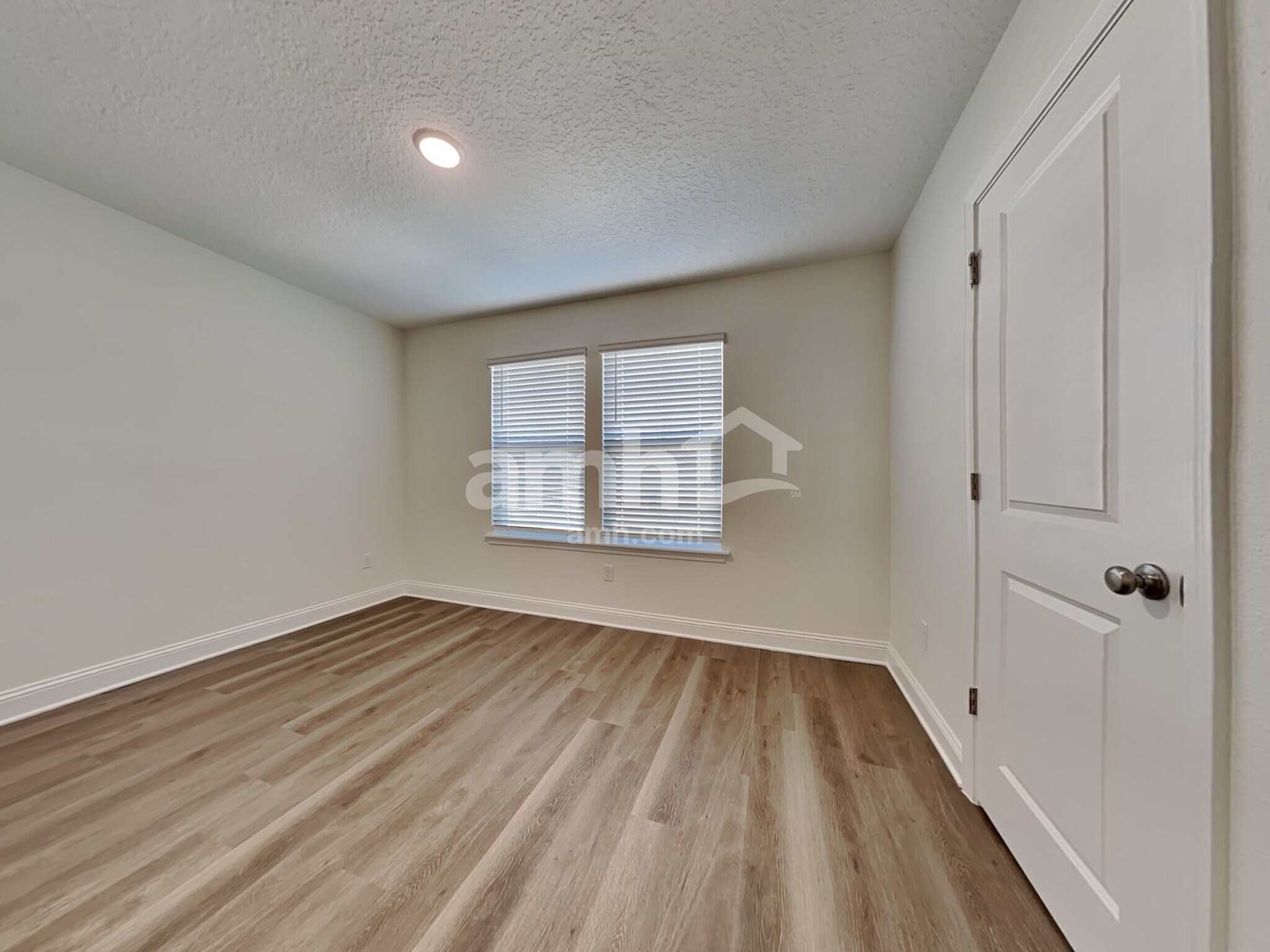 Building Photo - 11667 Hillside Dr
