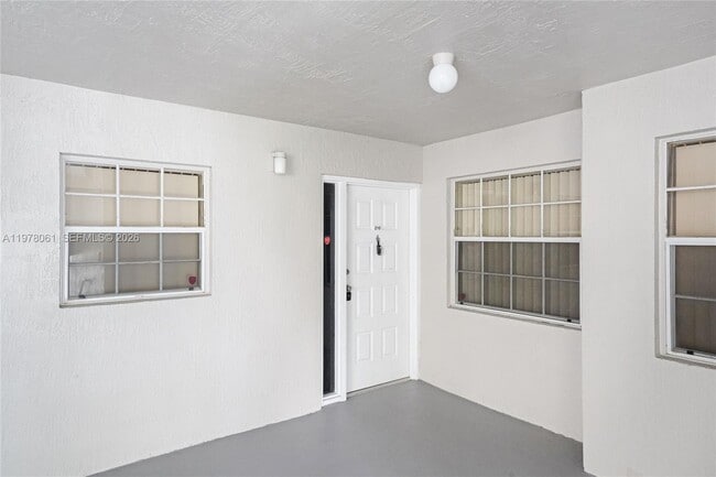 Building Photo - 2871 N Oakland Forest Dr