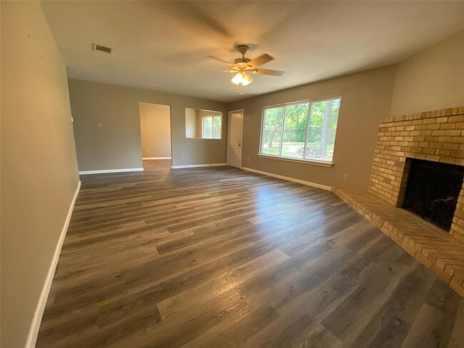 Building Photo - 3930 Leafield Dr
