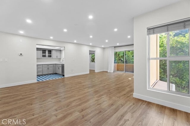 Building Photo - 6752 Hillpark Dr