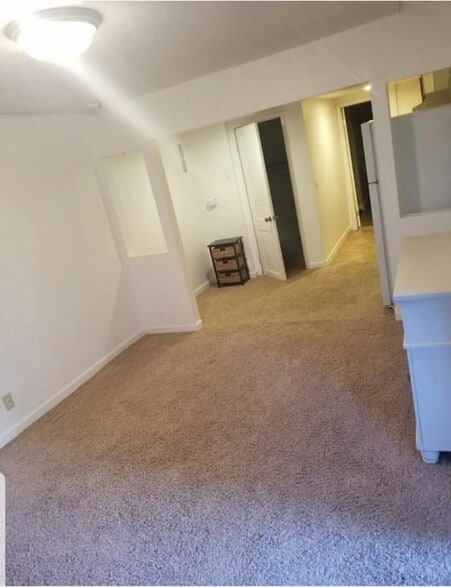 Building Photo - 1084 Fern Ave