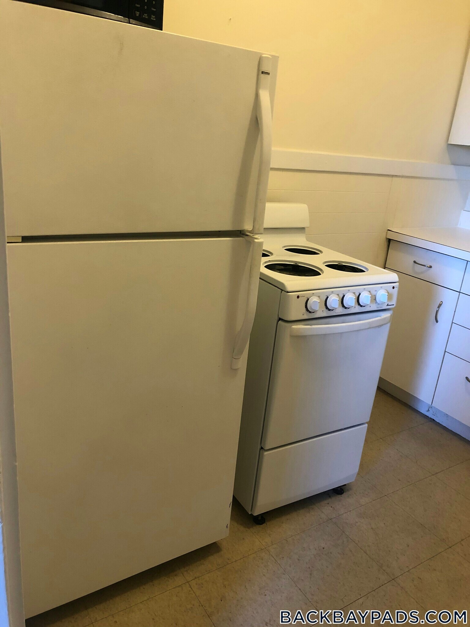 Building Photo - 504 Beacon St