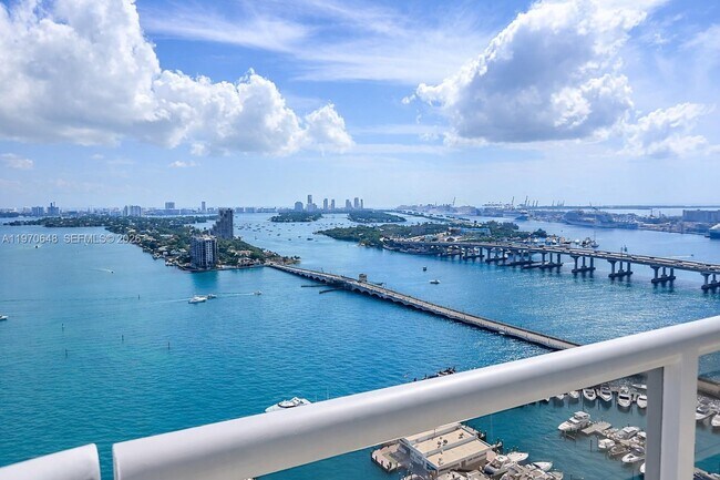 Building Photo - 1717 N Bayshore Dr