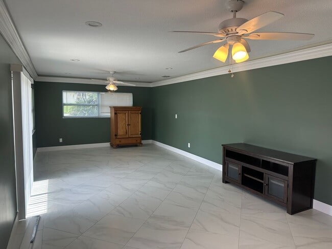 Building Photo - 3001 Gulf Blvd