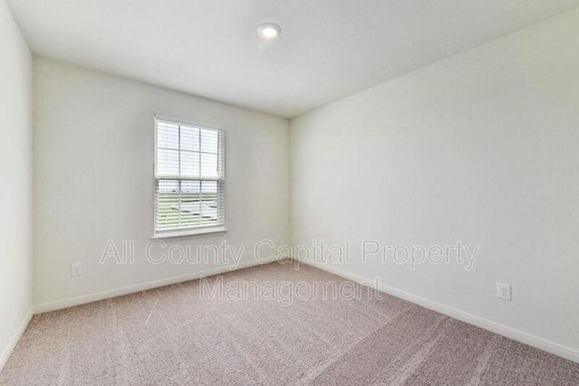 Building Photo - 18640 Quiet Range Dr