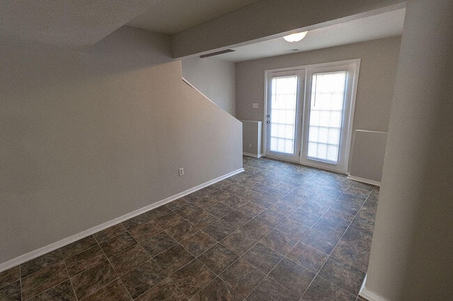 Building Photo - 1011 W Ash St