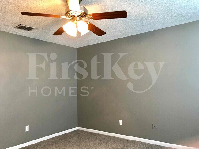 Building Photo - 10812 Carrington Ct