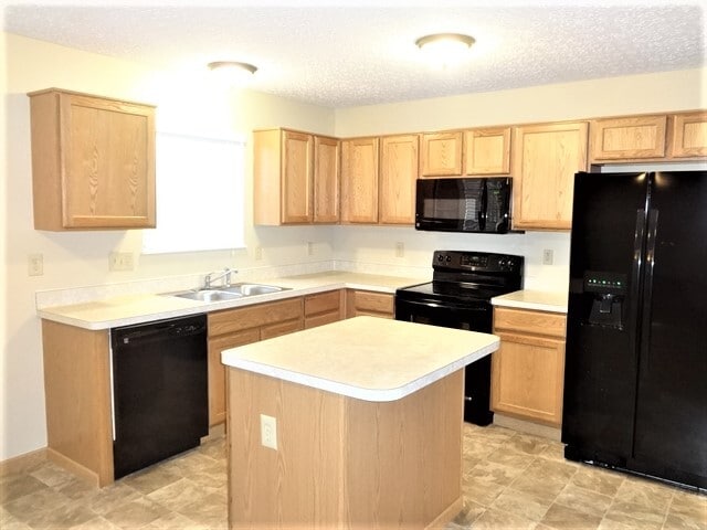 Building Photo - 3182 Cumberland Woods Dr