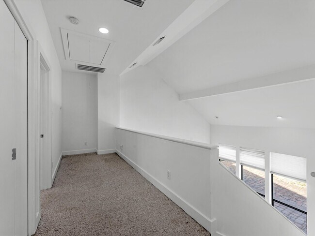 Building Photo - 4421 Eigel St