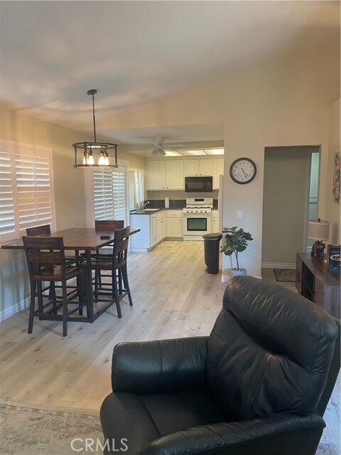 Building Photo - 1208 Hogan Ave