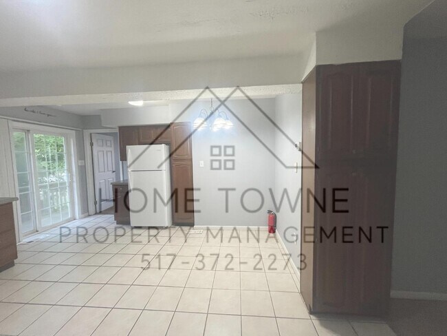Building Photo - 5935 Twin Oaks Dr