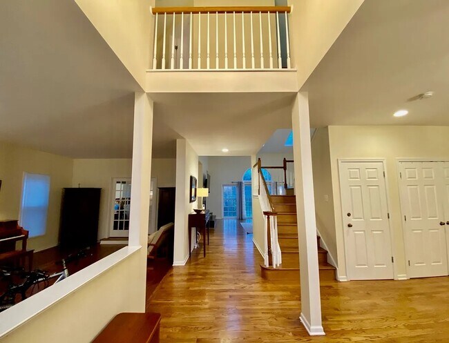 Building Photo - 3220 Indian Creek Dr
