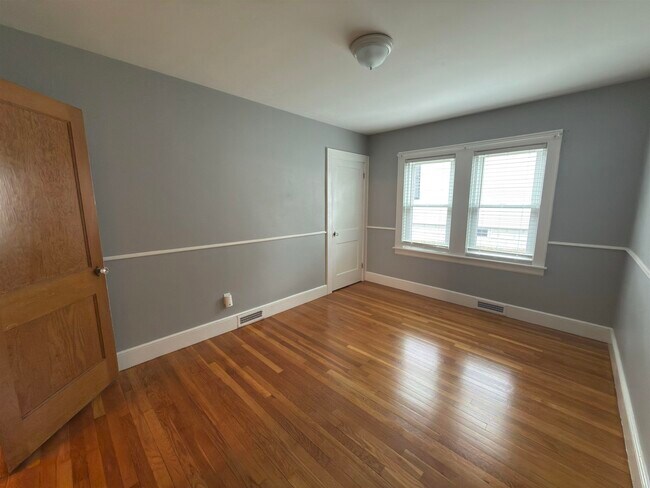 Building Photo - 573 Spruce St
