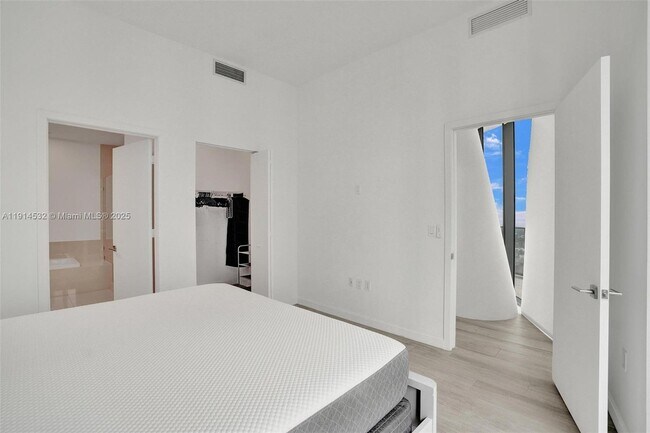 Building Photo - 55 SW 9th St