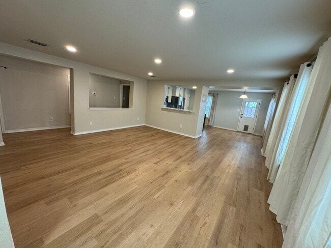 Building Photo - 1600 Knight Trail