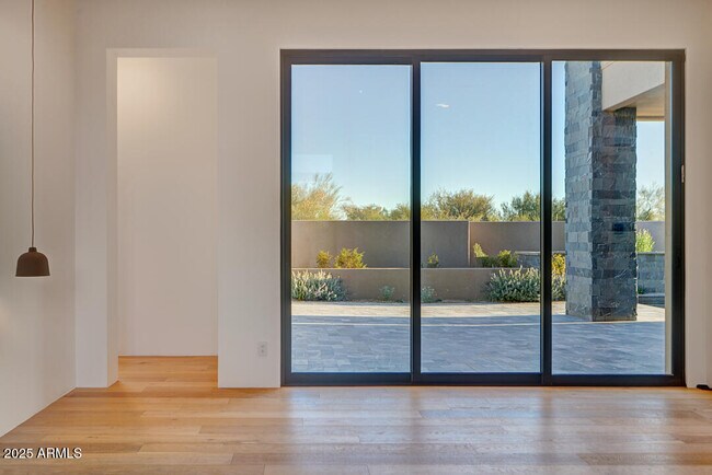 Building Photo - 10249 E Joy Ranch Rd